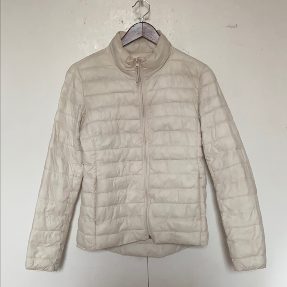 ❤️ WHITE OLD NAVY PUFFER JACKET
